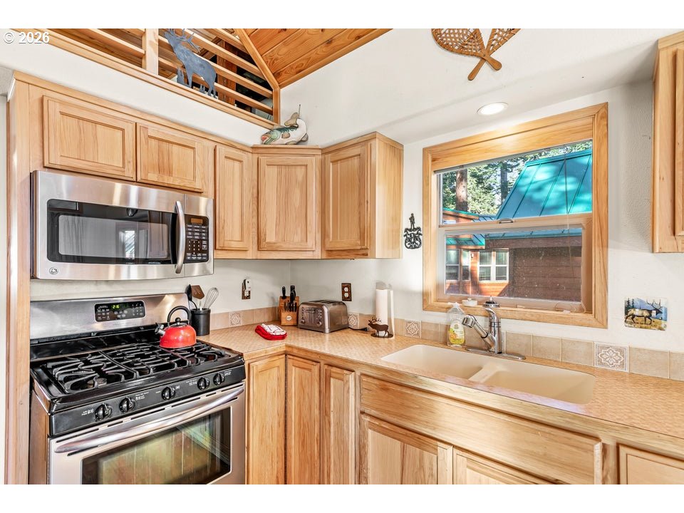 7900 Hyatt Prairie Road, Unit 24 Ashland, OR 97520 - Photo 11 of 32