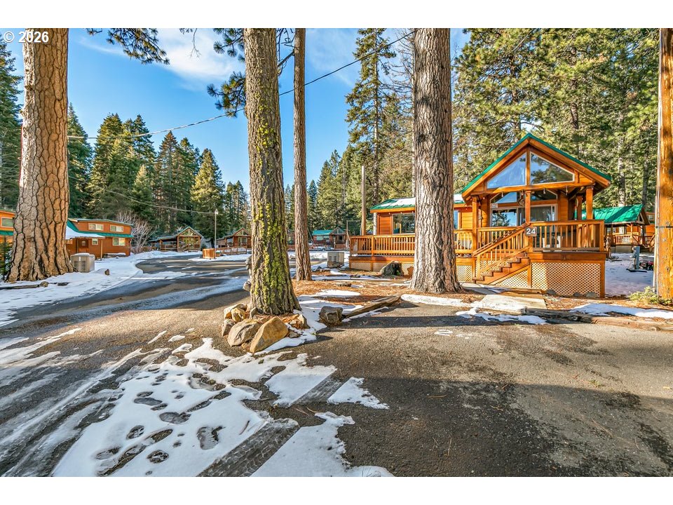 7900 Hyatt Prairie Road, Unit 24 Ashland, OR 97520 - Photo 3 of 32