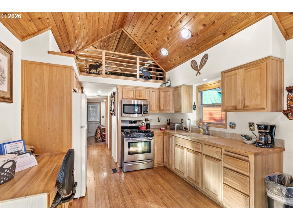 7900 Hyatt Prairie Road, Unit 24 Ashland, OR 97520 - Photo 9 of 32