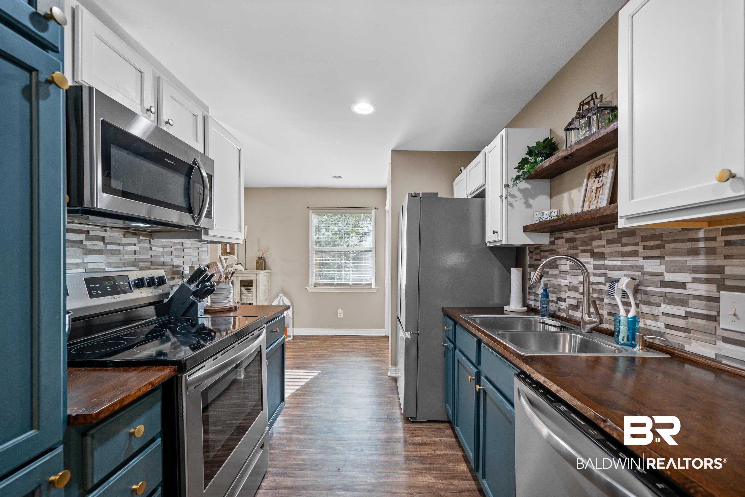 312 Vanderbilt Drive Mobile, AL 36608 - Photo 11 of 32