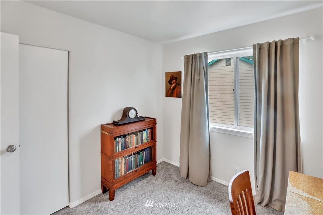 1958 Union Avenue Northeast Renton, WA 98059 - Photo 19 of 35