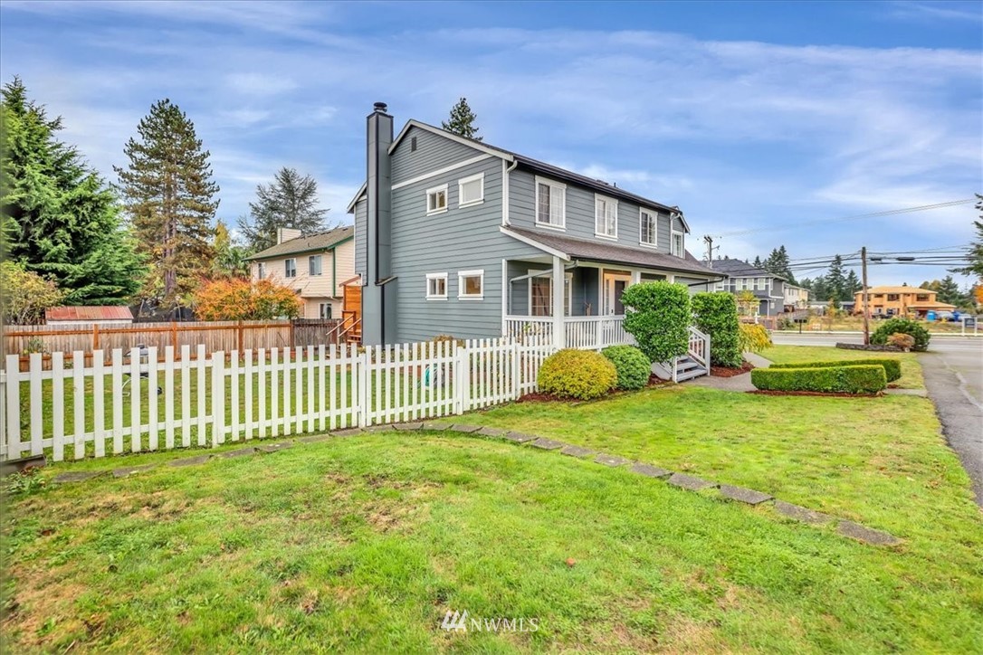 1958 Union Avenue Northeast Renton, WA 98059 - Photo 3 of 35