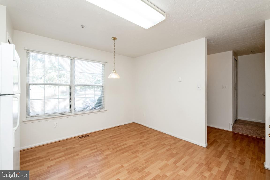 9319 Ridings Way Laurel, MD 20723 - Photo 13 of 44 Kitchen table space