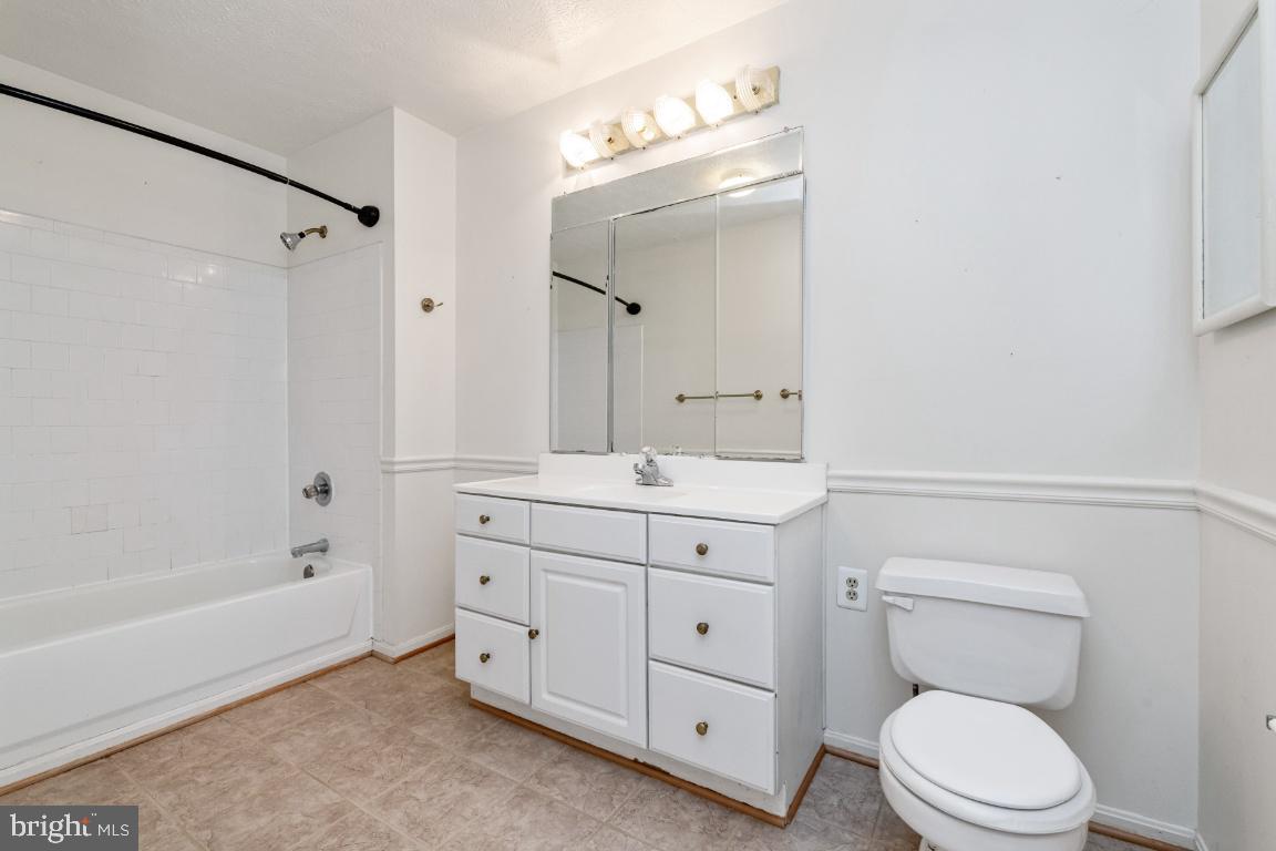 9319 Ridings Way Laurel, MD 20723 - Photo 24 of 44 Primary Bath