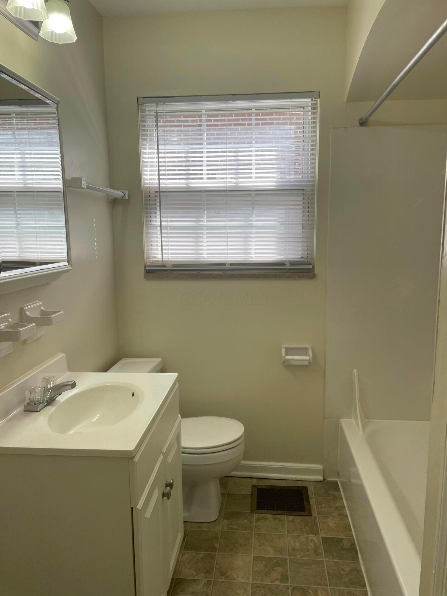 1147 South Cassingham Road, Unit ABCD Columbus, OH 43209 - Photo 10 of 31 1147A BTH