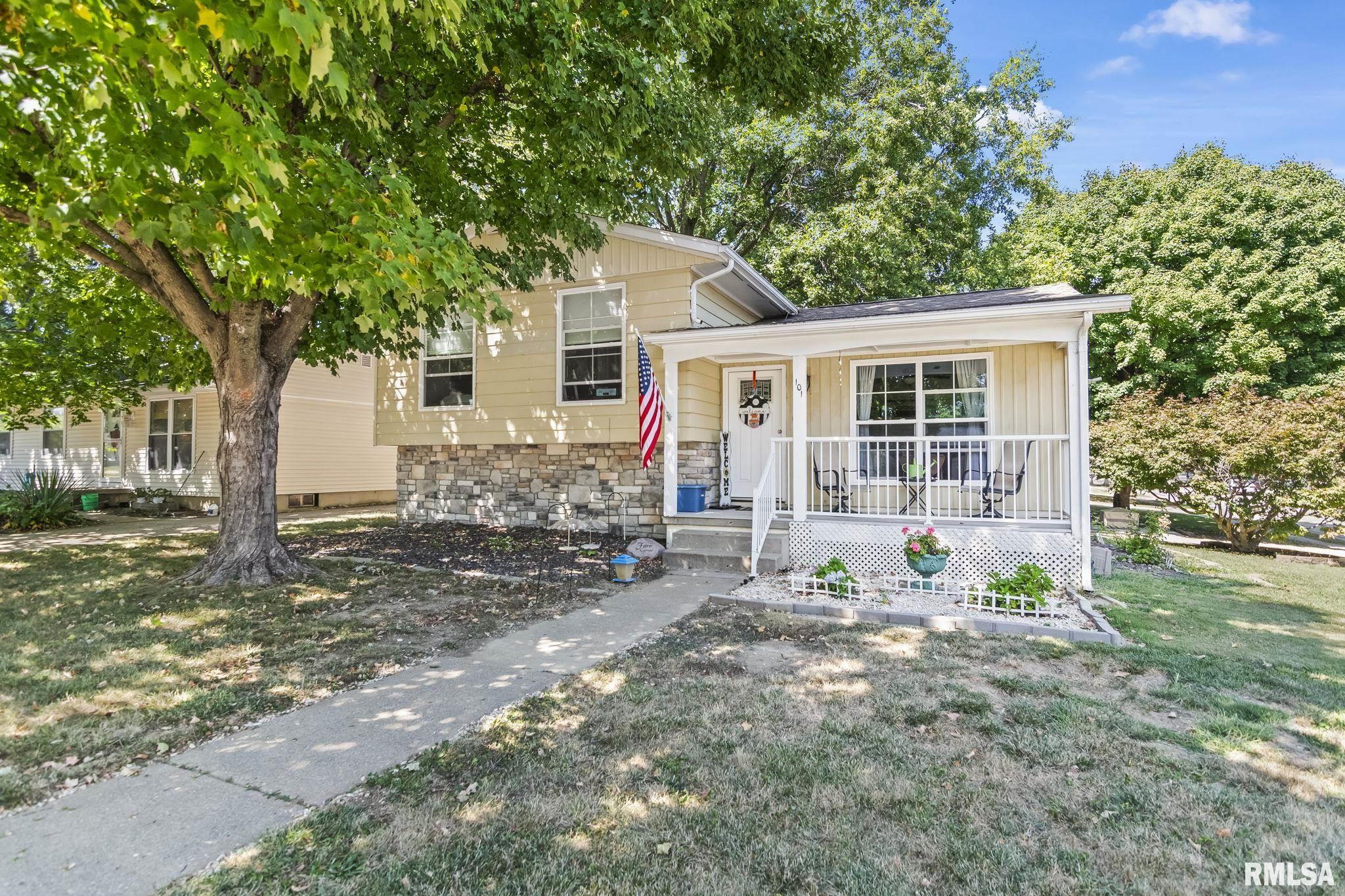 101 West Hawkeye Way Springfield, IL 62707 - Photo 1 of 35