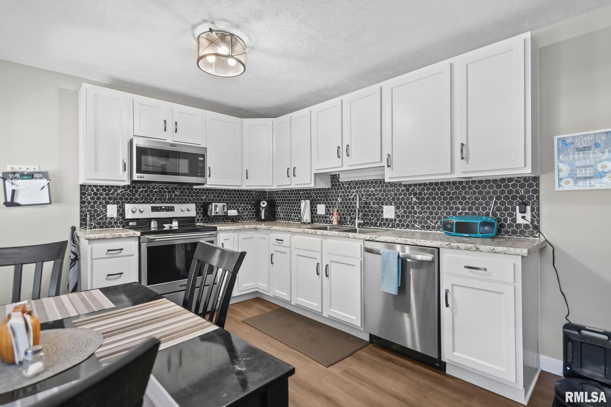 101 West Hawkeye Way Springfield, IL 62707 - Photo 11 of 35