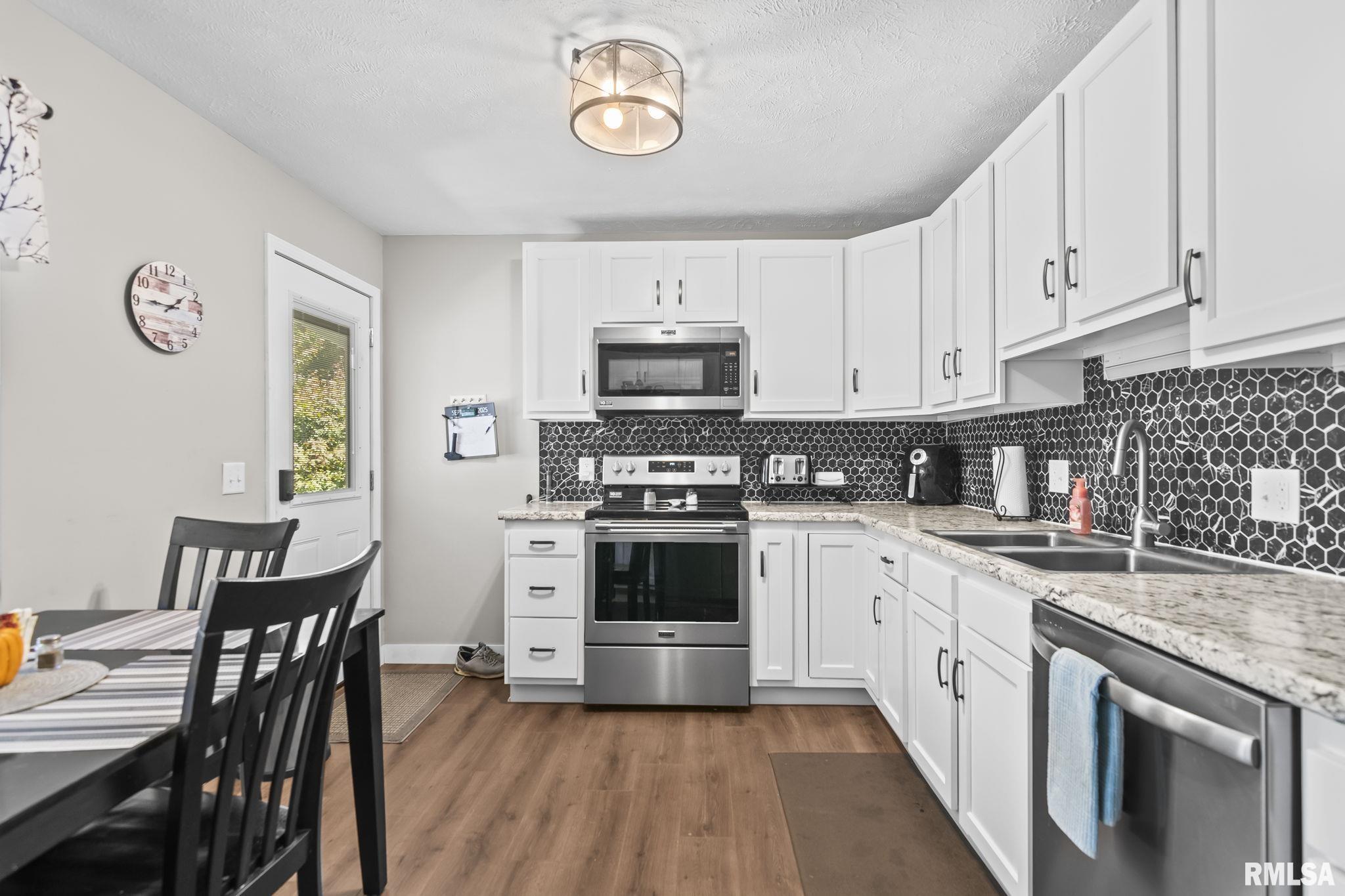 101 West Hawkeye Way Springfield, IL 62707 - Photo 12 of 35