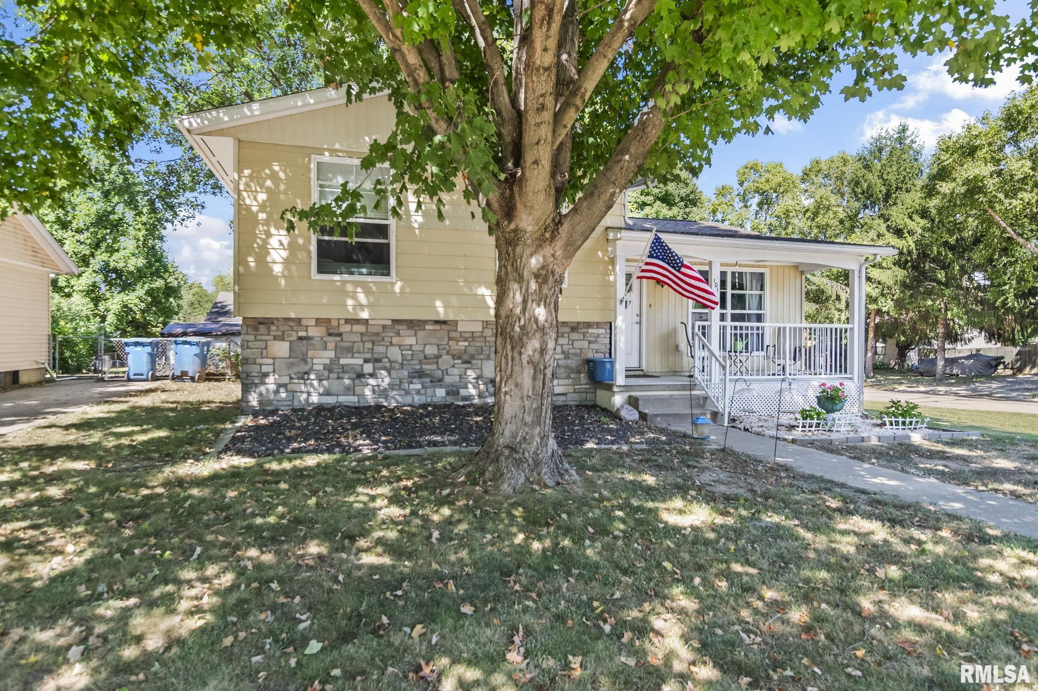 101 West Hawkeye Way Springfield, IL 62707 - Photo 3 of 35