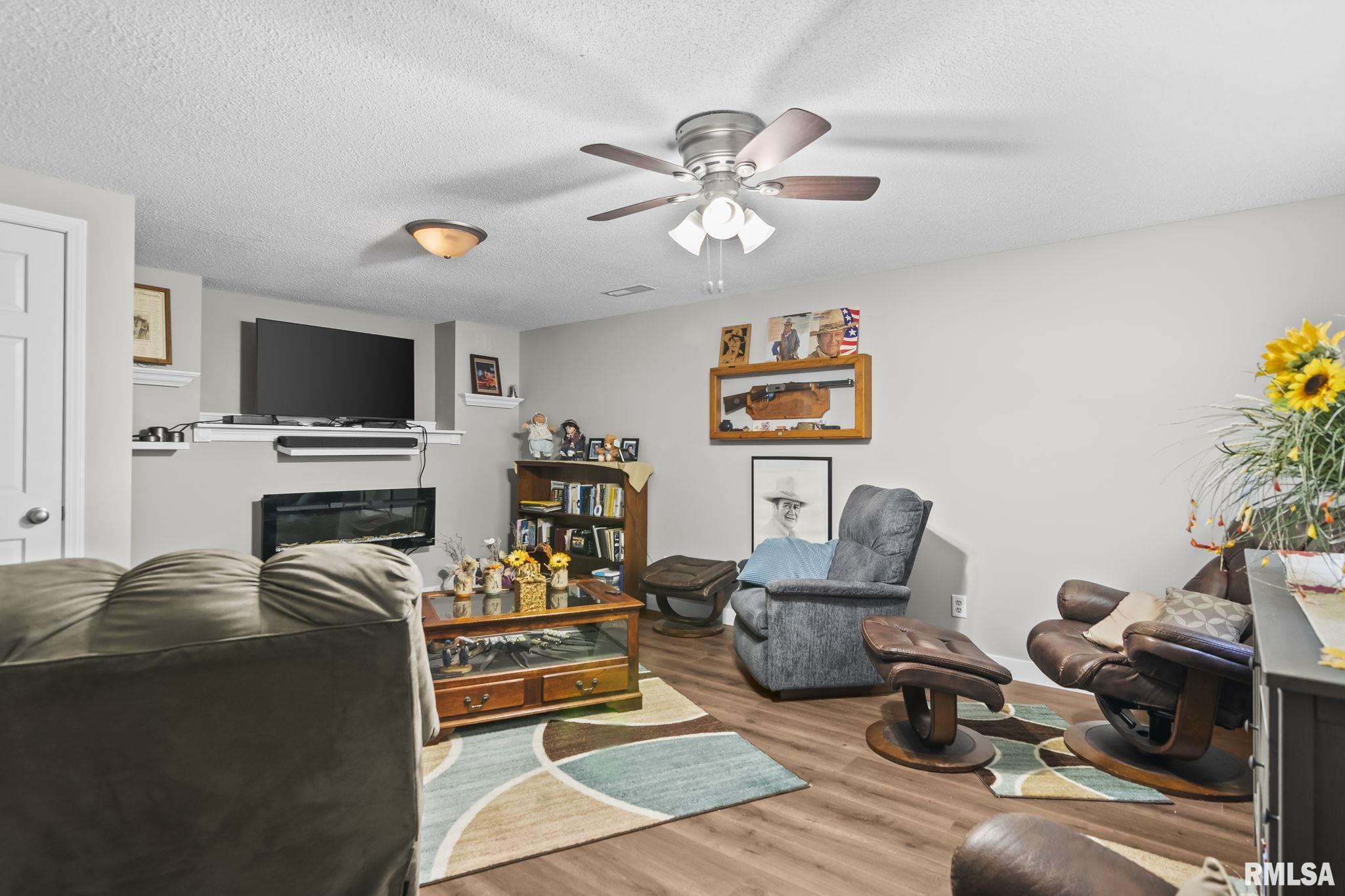 101 West Hawkeye Way Springfield, IL 62707 - Photo 7 of 35