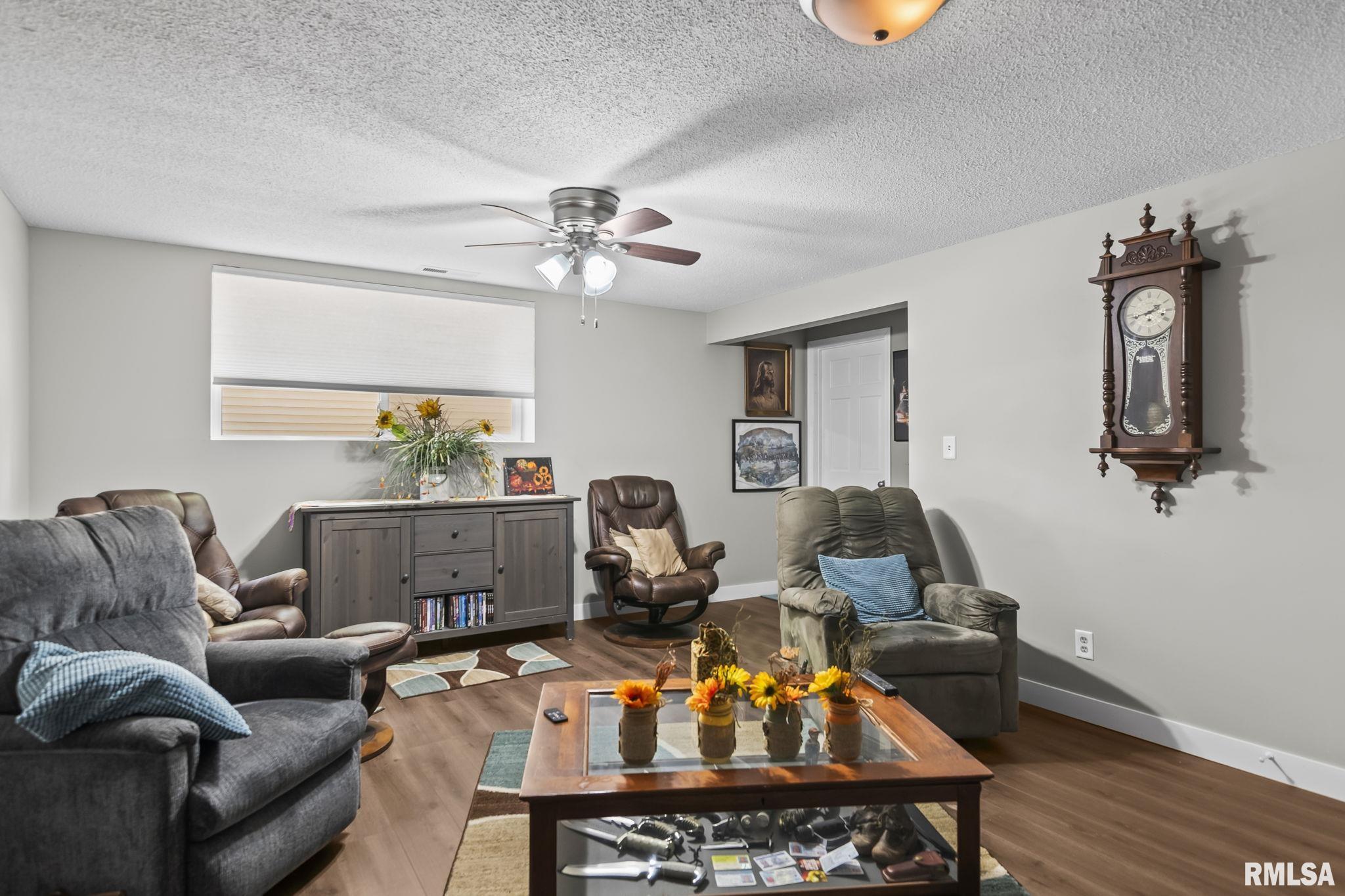 101 West Hawkeye Way Springfield, IL 62707 - Photo 9 of 35