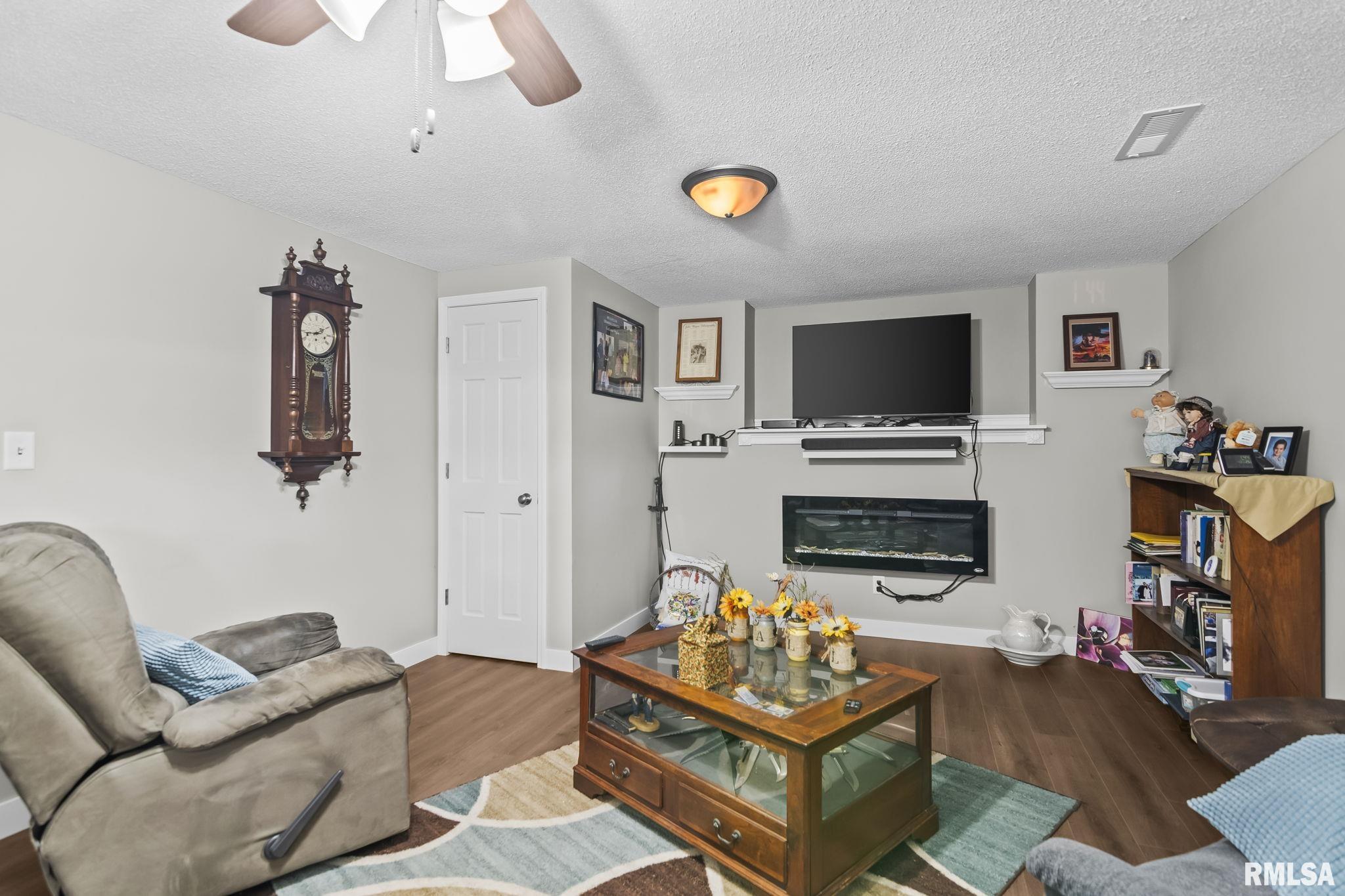 101 West Hawkeye Way Springfield, IL 62707 - Photo 10 of 35