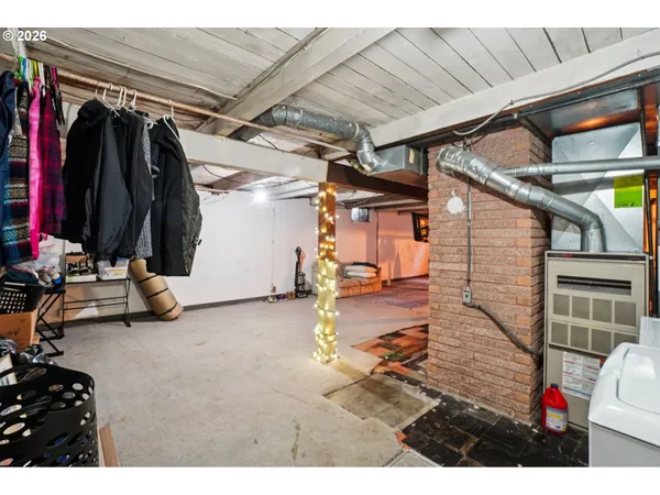 $425,000 | 907 Southeast 179th Avenue, Portland, OR 97233