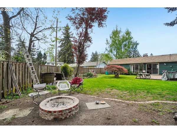 $425,000 | 907 Southeast 179th Avenue, Portland, OR 97233
