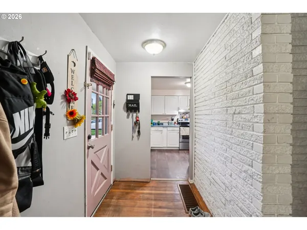 $425,000 | 907 Southeast 179th Avenue, Portland, OR 97233