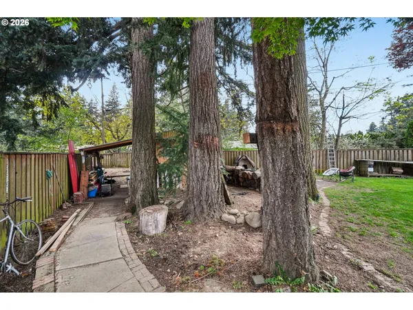 $425,000 | 907 Southeast 179th Avenue, Portland, OR 97233