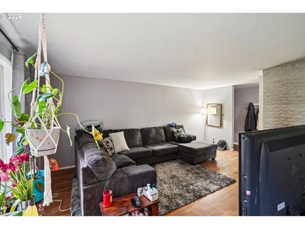 $425,000 | 907 Southeast 179th Avenue, Portland, OR 97233