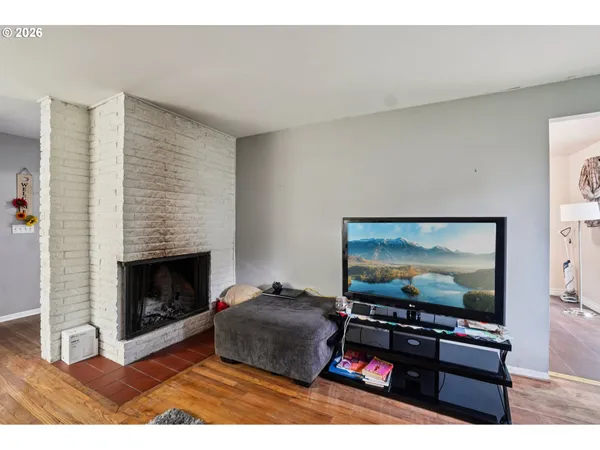 $425,000 | 907 Southeast 179th Avenue, Portland, OR 97233