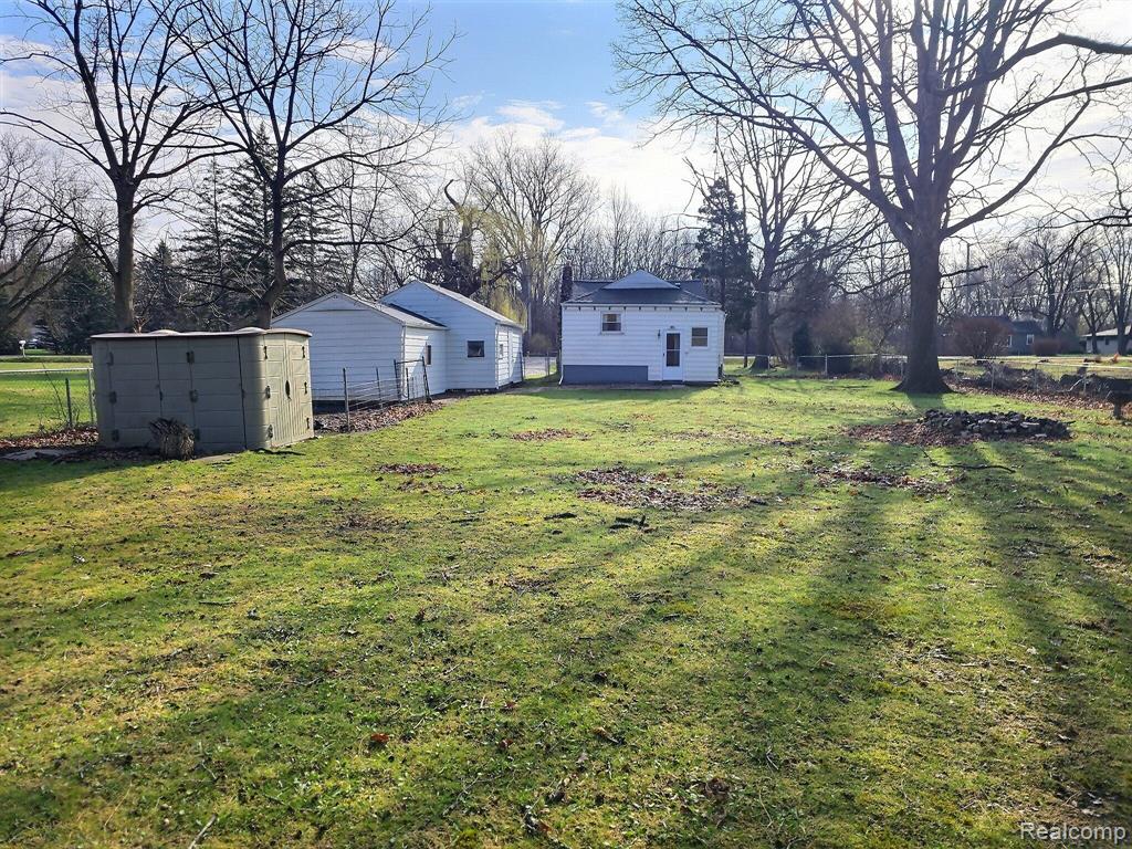 5366 Van Slyke Road Flint, MI 48507 - Photo 12 of 14 Gallery Image 12
