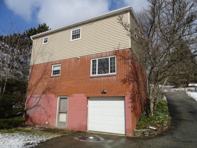 942 Hulton Road Verona, PA 15147 - Photo 2 of 22 Gallery Image 2