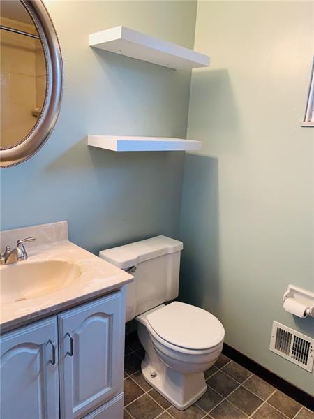 942 Hulton Road Verona, PA 15147 - Photo 15 of 22 Gallery Image 15