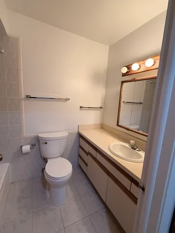 $1,400 | 1970 Cherry Lane, Unit 306, Northbrook, IL 60062