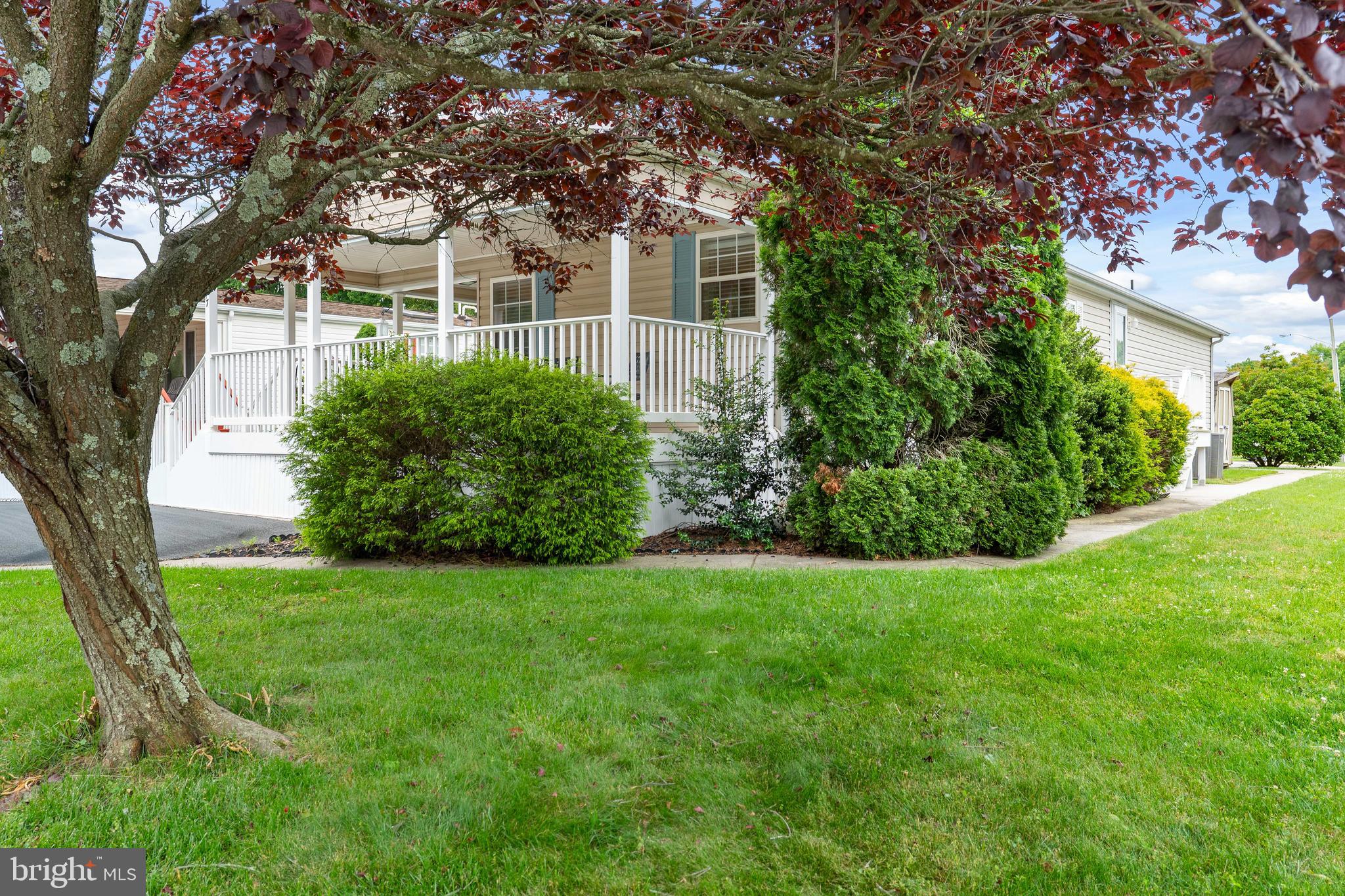 77 Woods Way Elkton, MD 21921 - Photo 3 of 31 CONCRETE WALKWAY