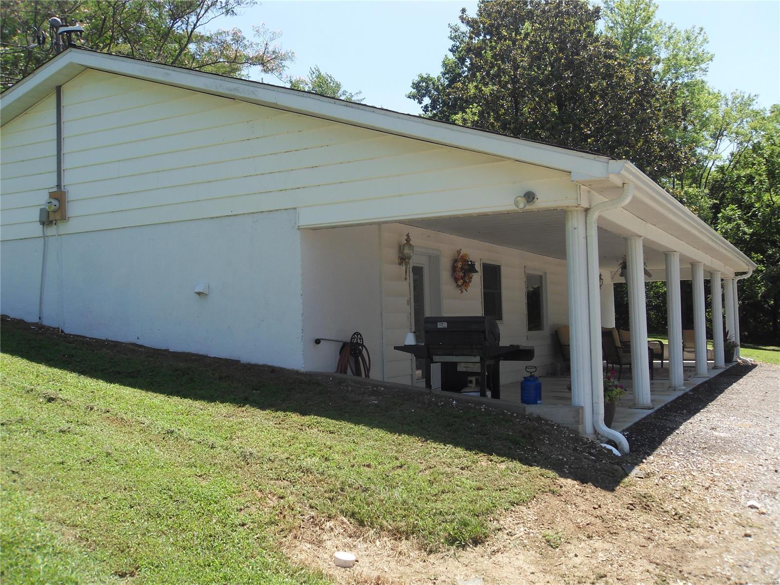 5975 Roots Road Ellis Grove, IL 62241 - Photo 2 of 27