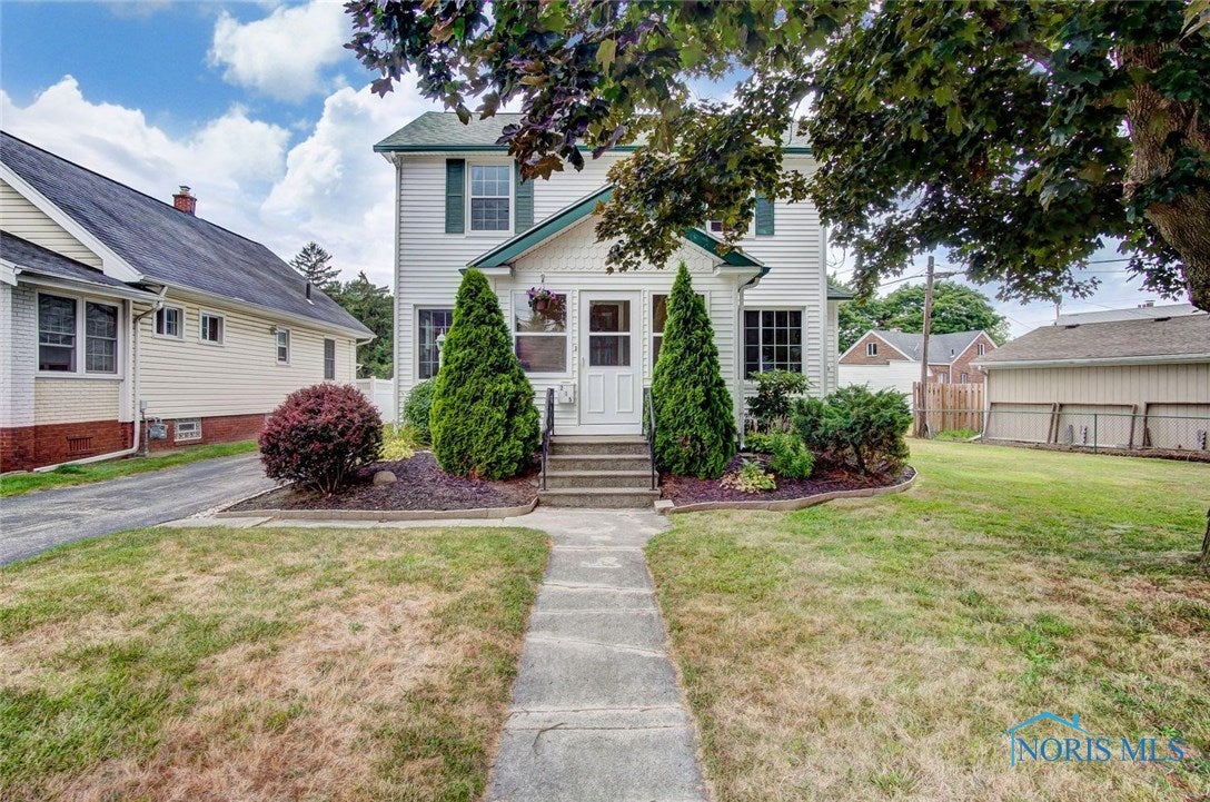 215 Colony Road Rossford, OH 43460 - Photo 2 of 36 Gallery Image 2