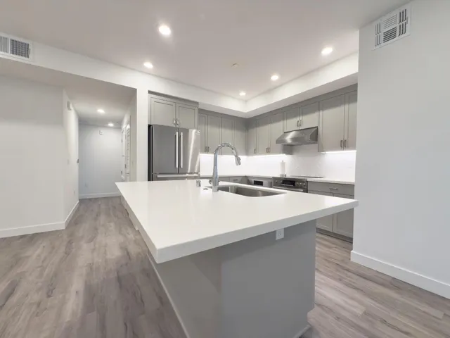 $5,000 | 1303 Besra Terrace, Unit 7, Sunnyvale, CA 94087