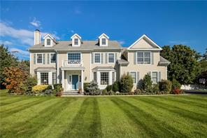 Welcome Home! Front view with large great lawn
