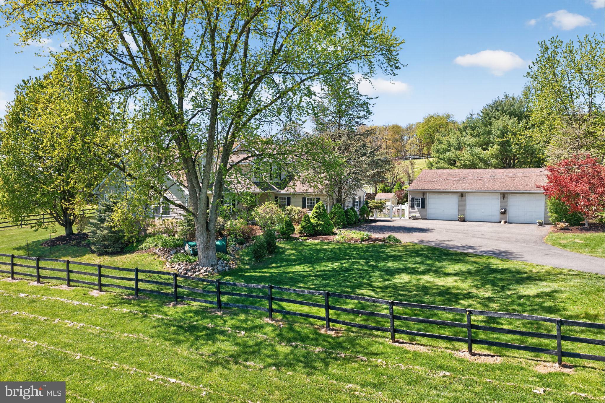 1135 Myrtle Road Walnutport, PA 18088 - Photo 3 of 68