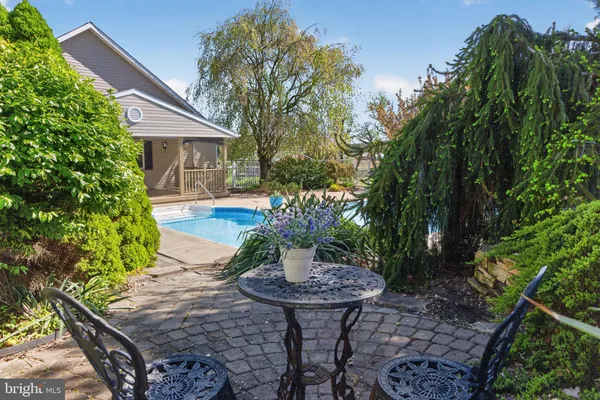 $750,000 | 1135 Myrtle Road, Walnutport, PA 18088