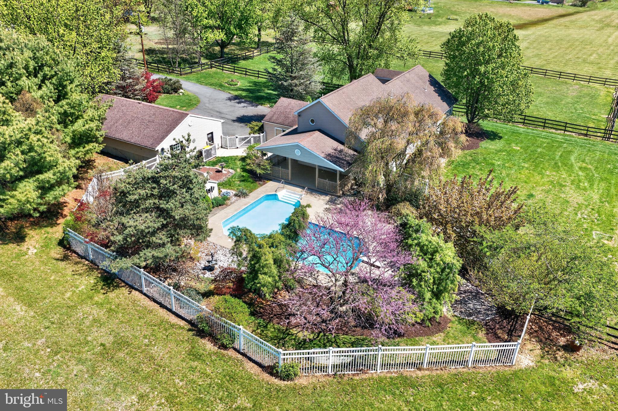 1135 Myrtle Road Walnutport, PA 18088 - Photo 5 of 68