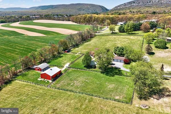 $750,000 | 1135 Myrtle Road, Walnutport, PA 18088