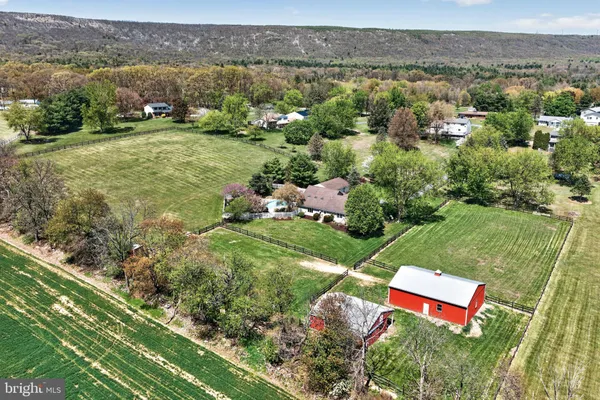$750,000 | 1135 Myrtle Road, Walnutport, PA 18088