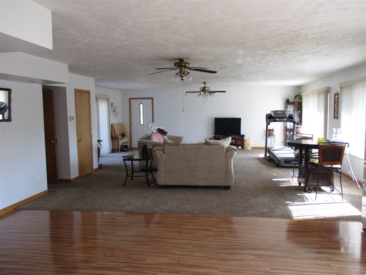 10200 Lehring Road Byron, MI 48418 - Photo 12 of 36 31314119-11.JPG