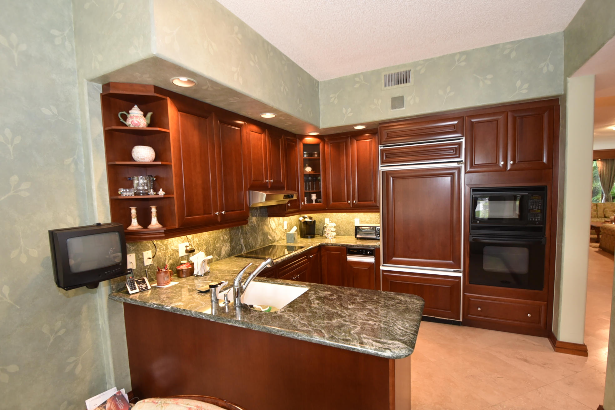 21175 Clubside Drive, Unit D Boca Raton, FL 33434 - Photo 18 of 42 DSC_2541