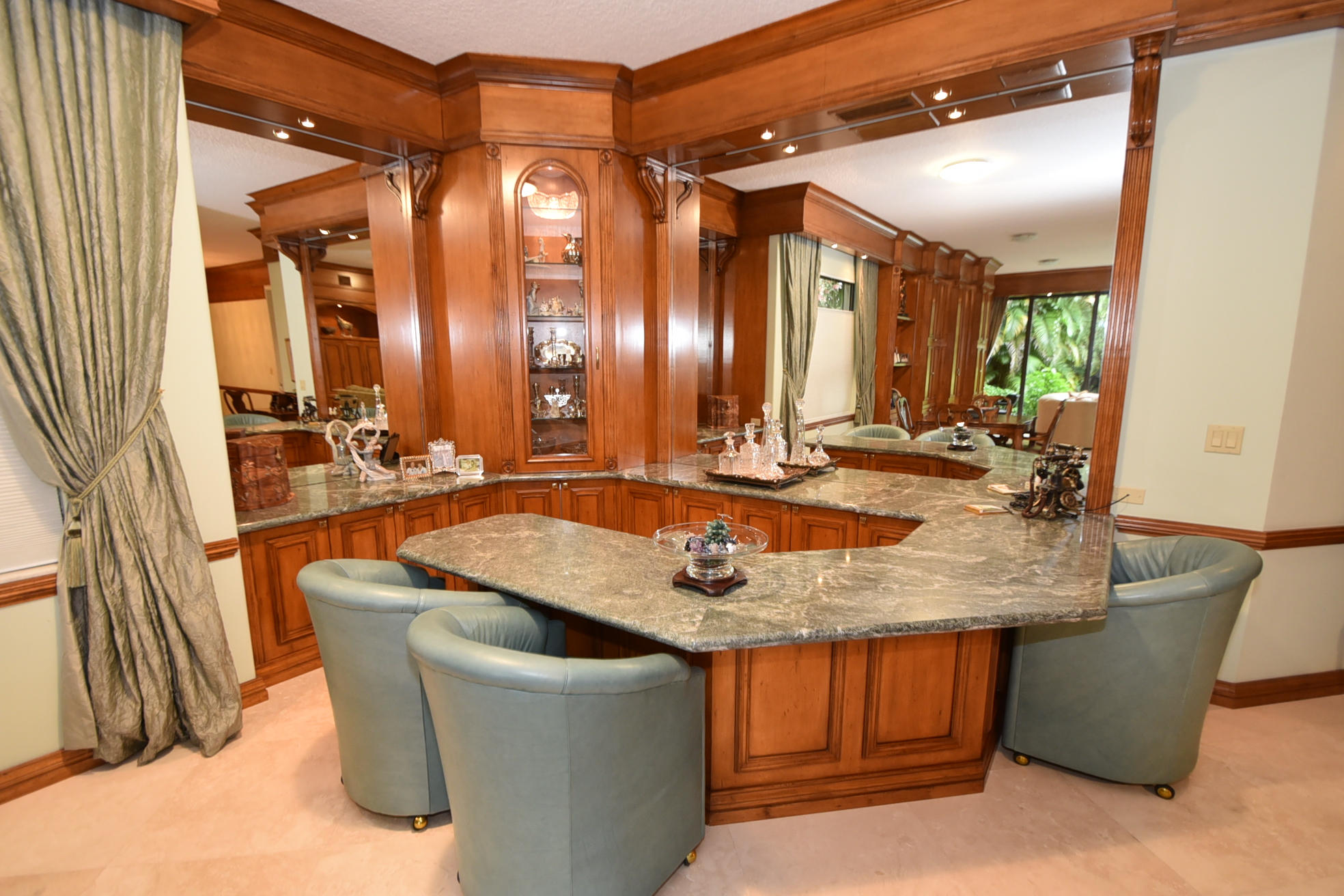 21175 Clubside Drive, Unit D Boca Raton, FL 33434 - Photo 9 of 42 DSC_2527