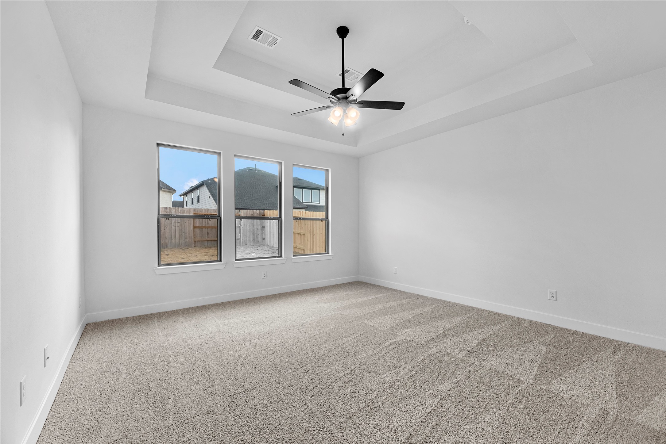 615 Roland Lane Rosenberg, TX 77471 - Photo 10 of 26 a view of an empty room with a window