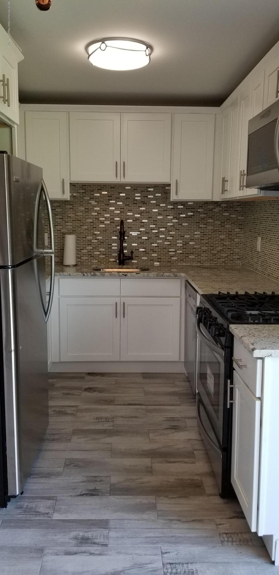 10 Haven Drive, Unit D Matawan, NJ 07747 - Photo 4 of 12 20190517_154028