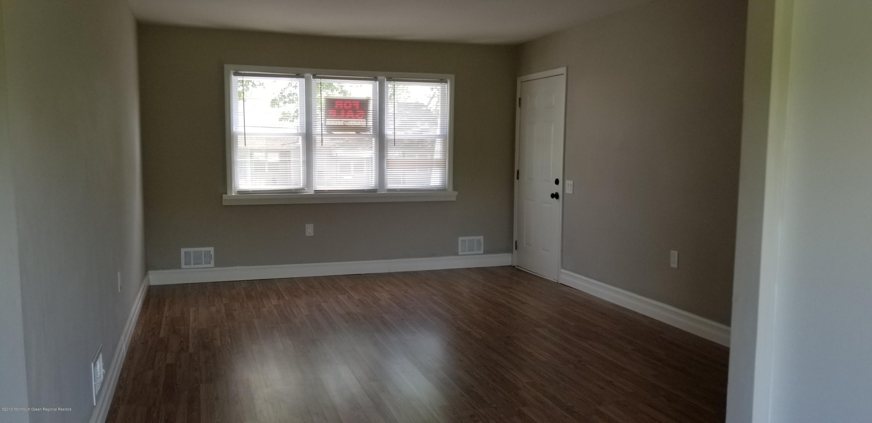 10 Haven Drive, Unit D Matawan, NJ 07747 - Photo 6 of 12 20190517_154302