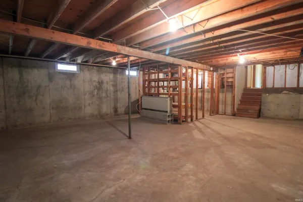 16412 Gordon Lane, Leo, IN 46765