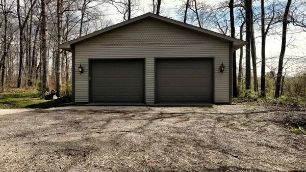 16412 Gordon Lane, Leo, IN 46765