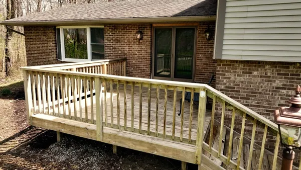16412 Gordon Lane, Leo, IN 46765