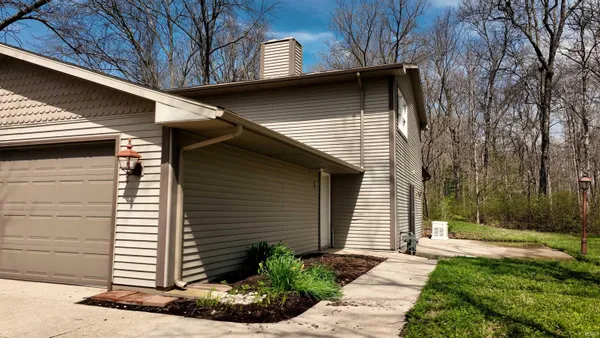 16412 Gordon Lane, Leo, IN 46765