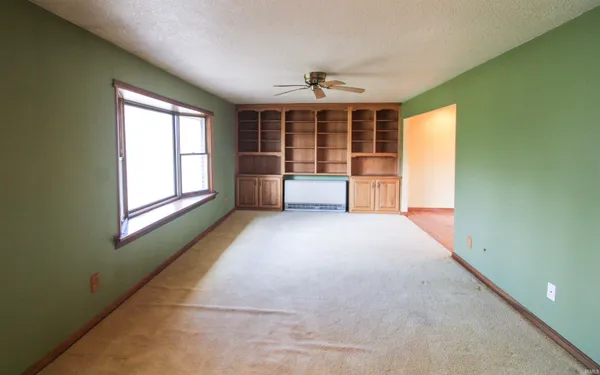 16412 Gordon Lane, Leo, IN 46765