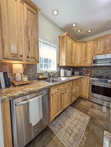 $425,000 | 35 School House Lane, Oneonta, NY 13820