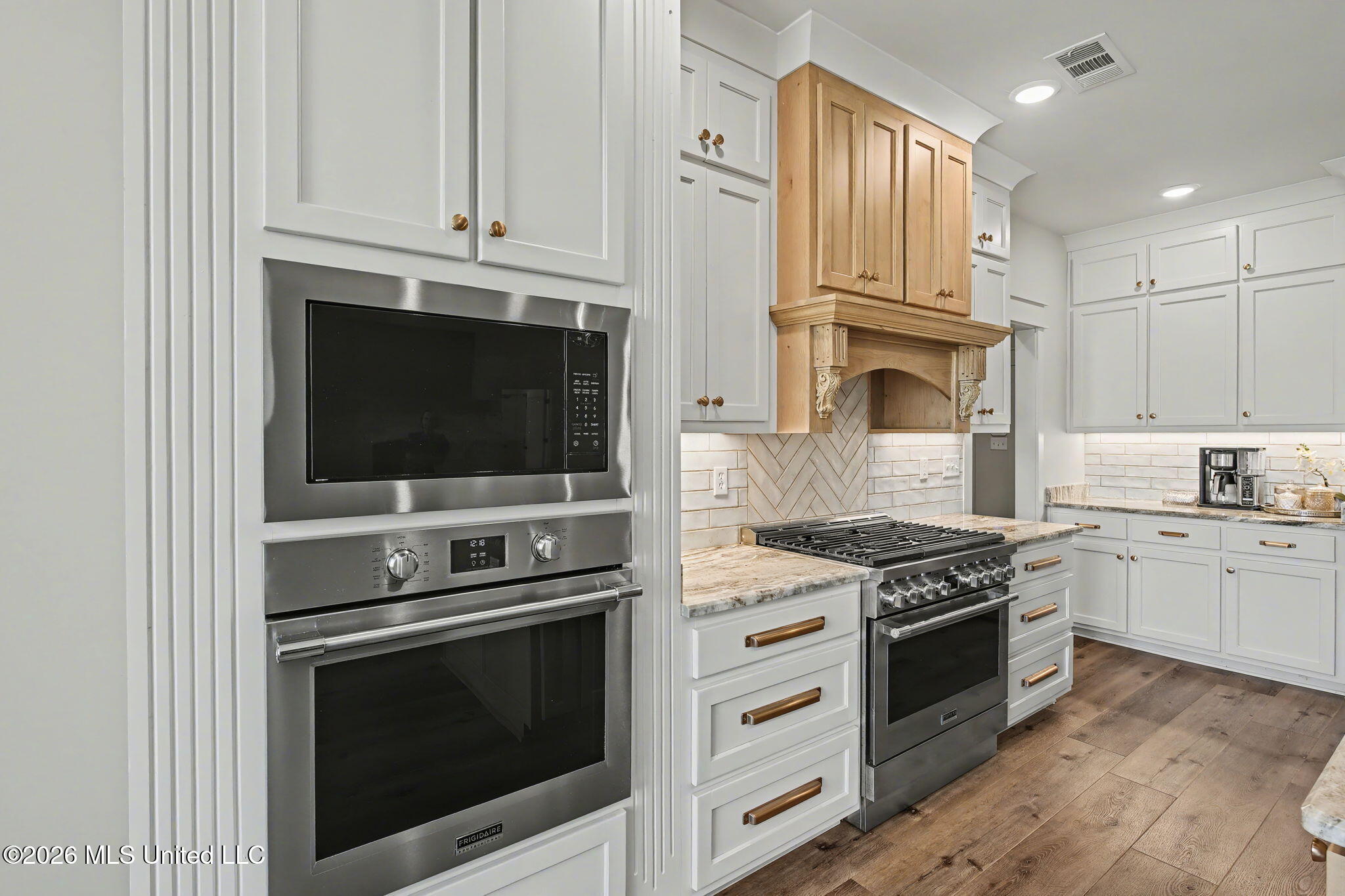5090 Camp Crossing Hernando, MS 38632 - Photo 17 of 46 Kitchen 5