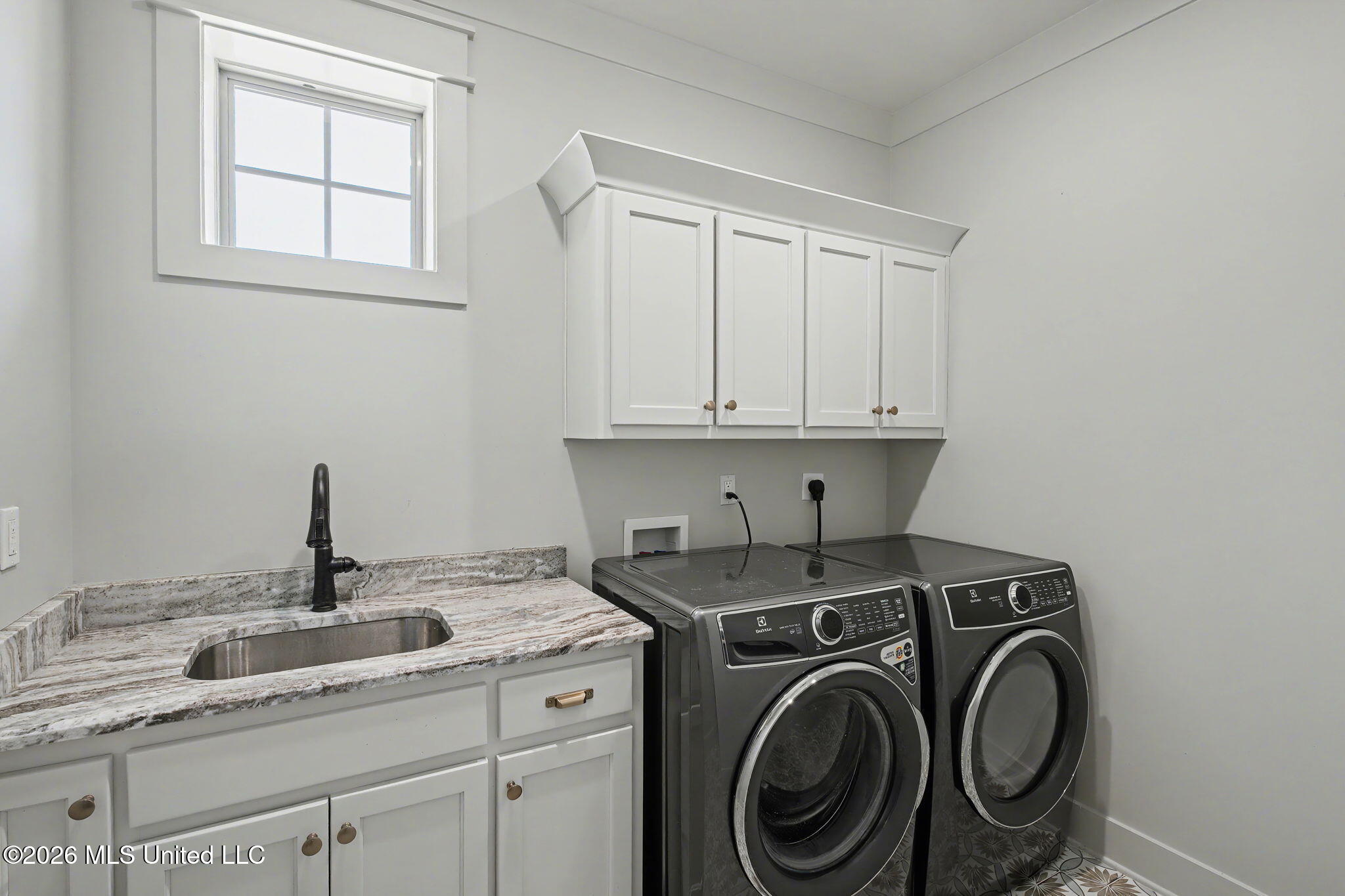 5090 Camp Crossing Hernando, MS 38632 - Photo 28 of 46 Laundry Room